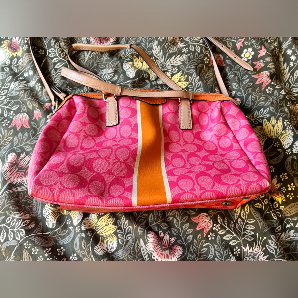 Coach leather signature purse